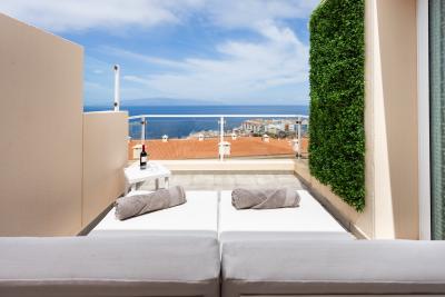 img/masonry/host pro rentals holidayhome tenerife solarium with sea view.jpg