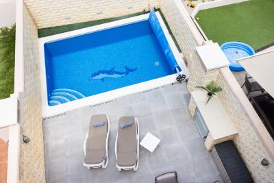 img/masonry/host pro rentals holidayhome tenerife terrace and private pool area.jpg