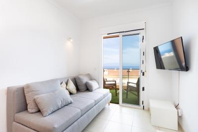 img/masonry/host pro rentals holidayhome tenerife bedroom 3.jpg