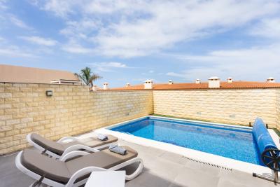 img/masonry/host pro rentals holidayhome tenerife private pool.jpg